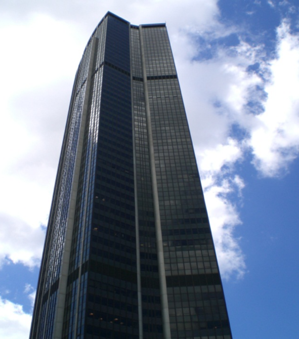 Tour Montparnasse à Paris, site emblématique d'intervention en désamiantage pour SNADEC.